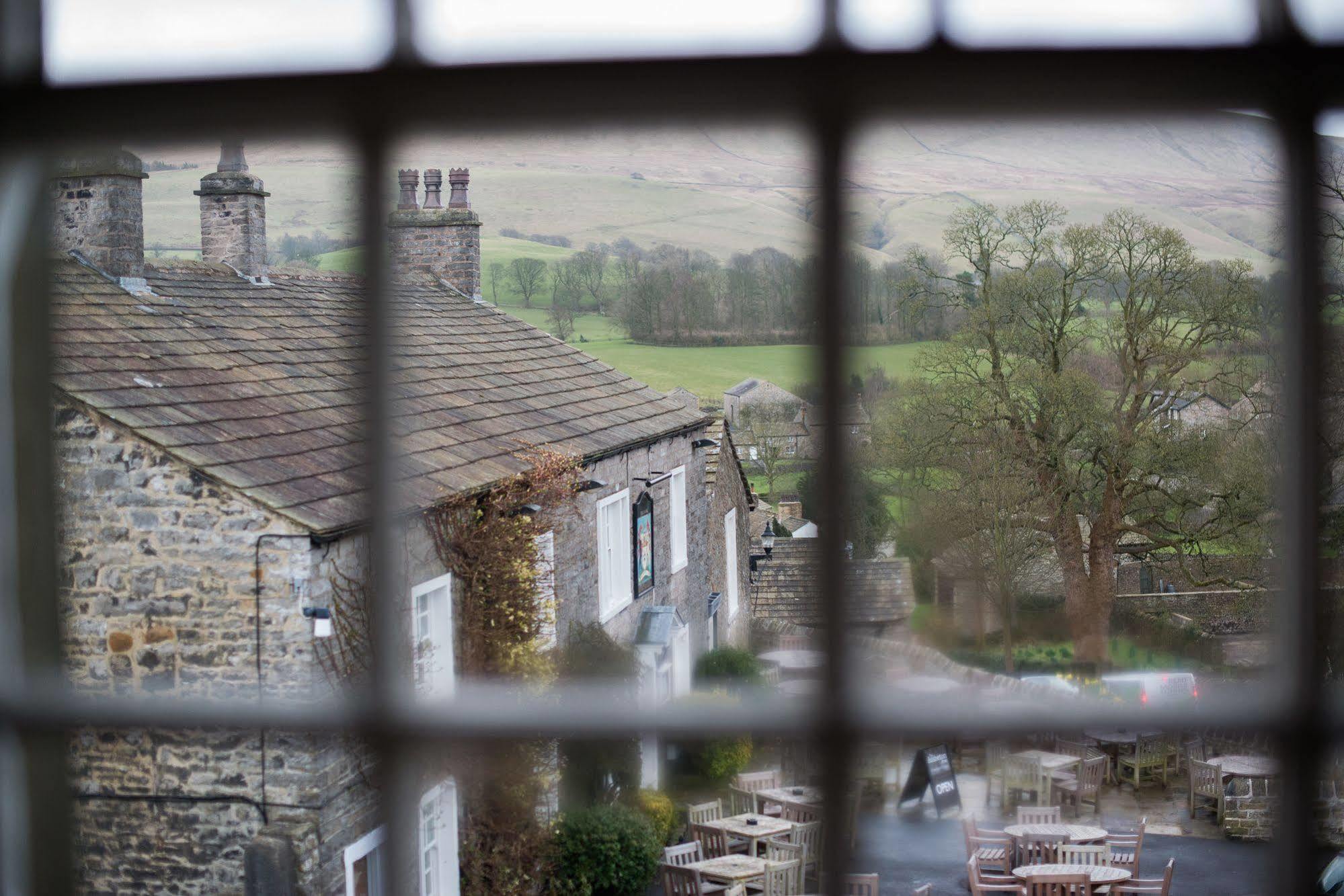 The Assheton Arms Clitheroe Exterior foto